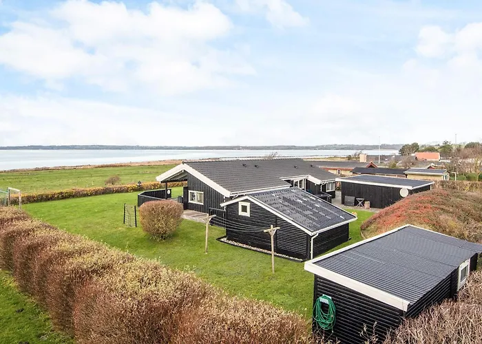 Seaside Haven In - By Traum * Knebel
